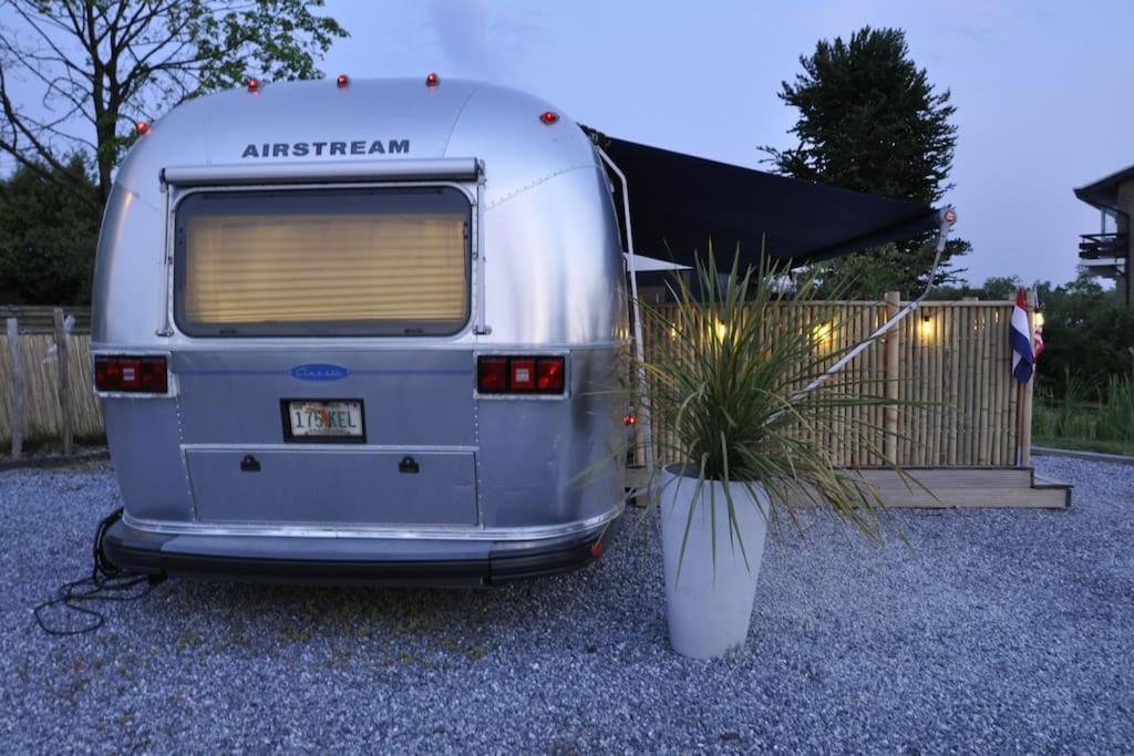 Airstream Retro Usa Caravan Earnewald Ngoại thất bức ảnh