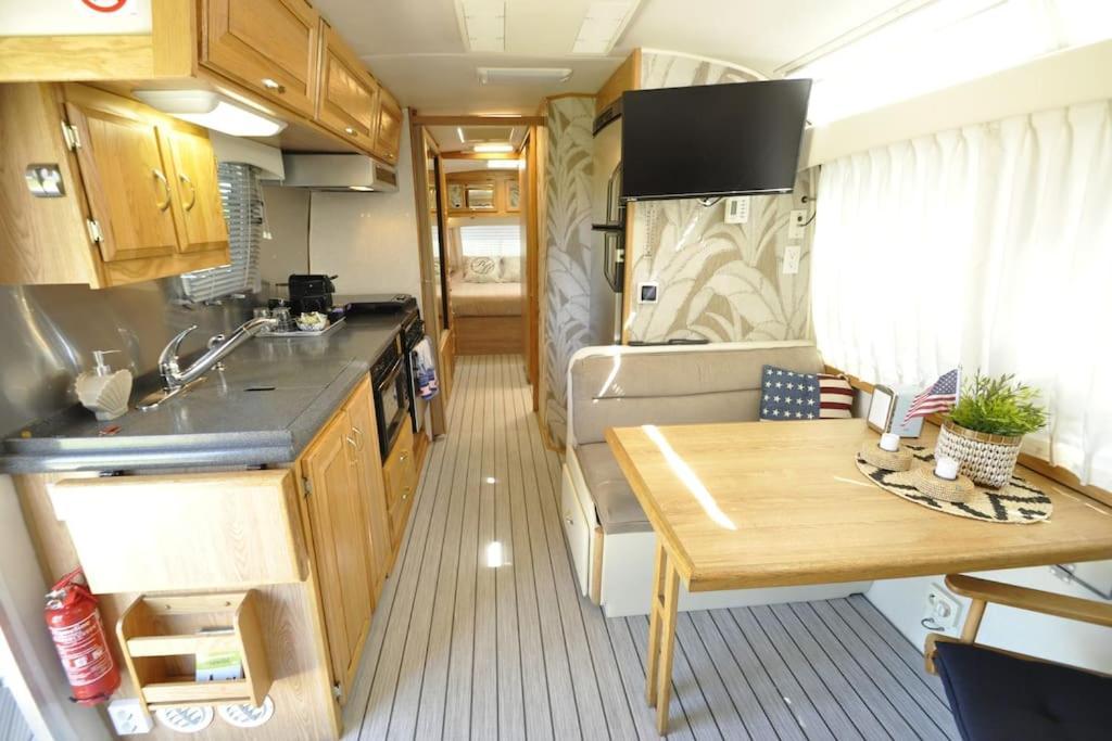 Airstream Retro Usa Caravan Earnewald Ngoại thất bức ảnh